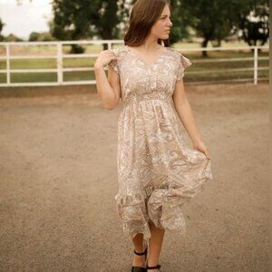 Nordstrom / by the River Cream & Brown paisley print midi dress. Size L